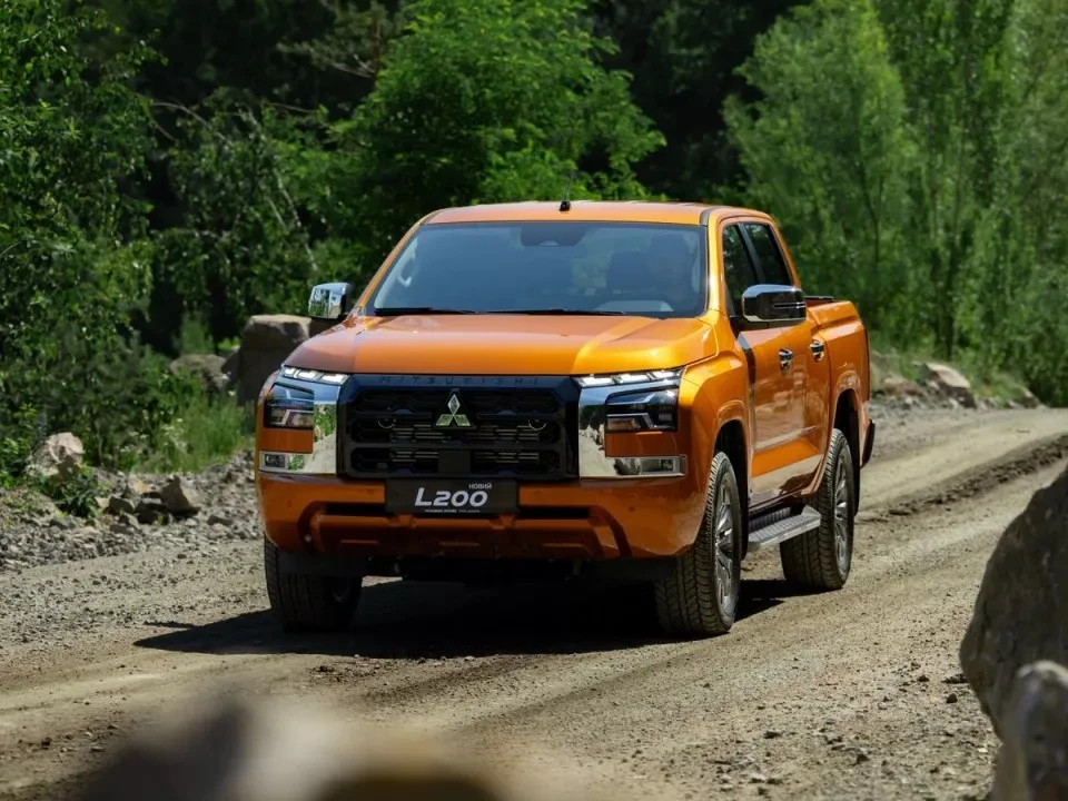 Який автомобіль MITSUBISHI вибрати для подорожей